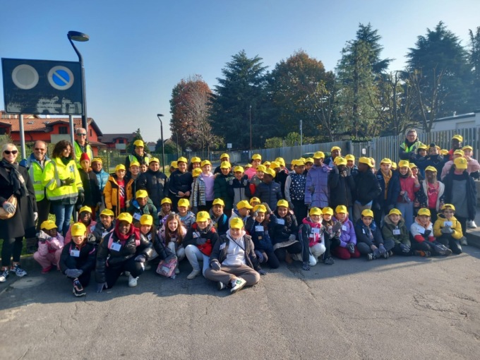 Oltre 70 studenti in azione per “Puliamo il mondo”