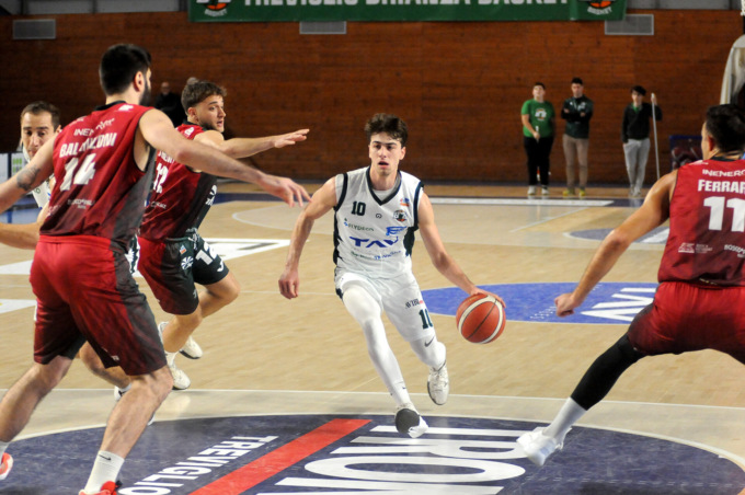 La Tav soffre in trasferta, ma grazie ad un super Vecchiola supera la Virtus Imola