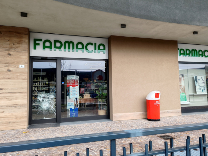 Triplo assalto della “banda delle farmacie”