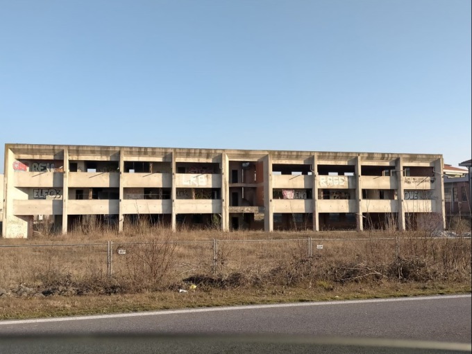 Ecomostro, progetto del supermercato sfumato