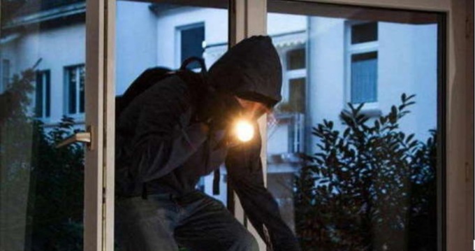 Ladri scatenati, sei assalti in un weekend
