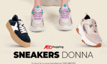 Sneakers colorate: come dare forma a outfit vivaci e originali