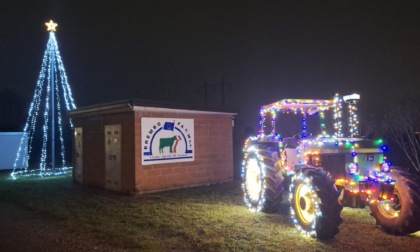 Le luci del Natale brillano anche sui bolidi della campagna