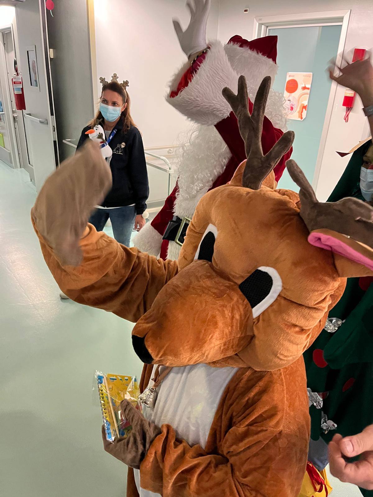 Cologno al Serio Il Cortile Boschi porta doni ai bambini dell'ospedale di Bergamo