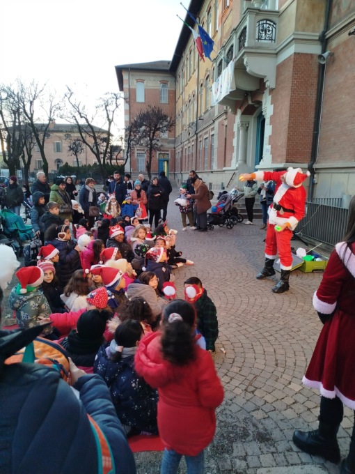 Le vacanze di Natale alla “Merisi” sono iniziate con una festa l’ultimo giorno di scuola