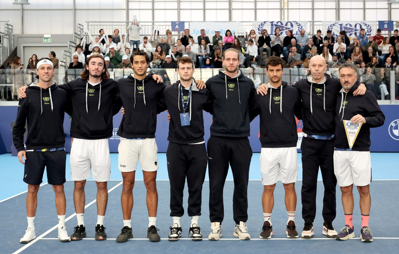 Tennis Club Crema foto Sposito FITP il team con il capitano Armando Zanotti