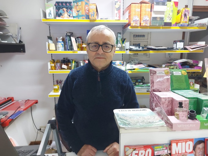 Chiude per sempre una delle edicole di via Roma a Treviglio: diventerà un ristorante