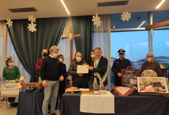 Il “nonno vigile” Angelo Vinchi premiato dall’Amministrazione comunale
