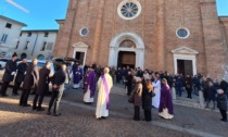 Chiesa piena per l'ultimo saluto al vigile Annibale Scandelli