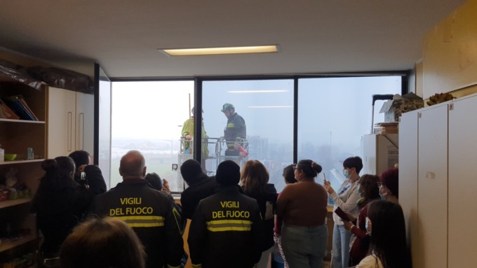La befana arriva alla Pediatra dell’ospedale