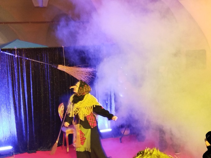 La Befana porta doni e allegria in centro