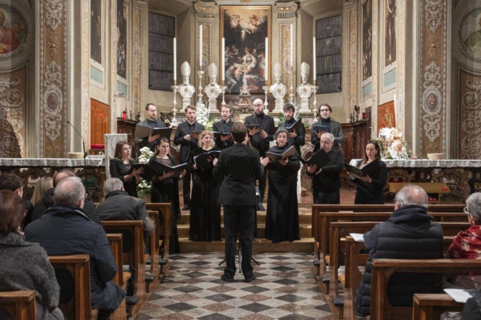 Il concerto del coro in Parrocchiale conquista la comunità