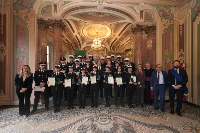 Eroi di tutti i giorni, tre agenti della Polizia locale premiati dalla Regione