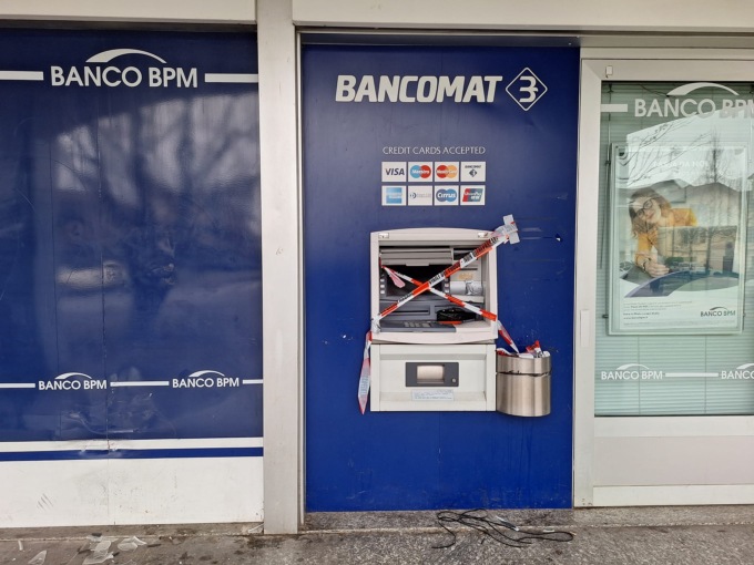 La “banda del botto” fallisce il colpo alla Bpm