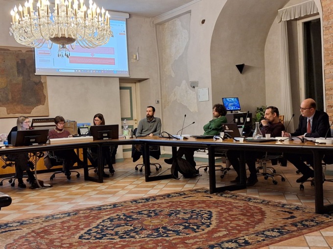 “Consigliera assente da un anno e mezzo ma le impediscono di dimettersi”