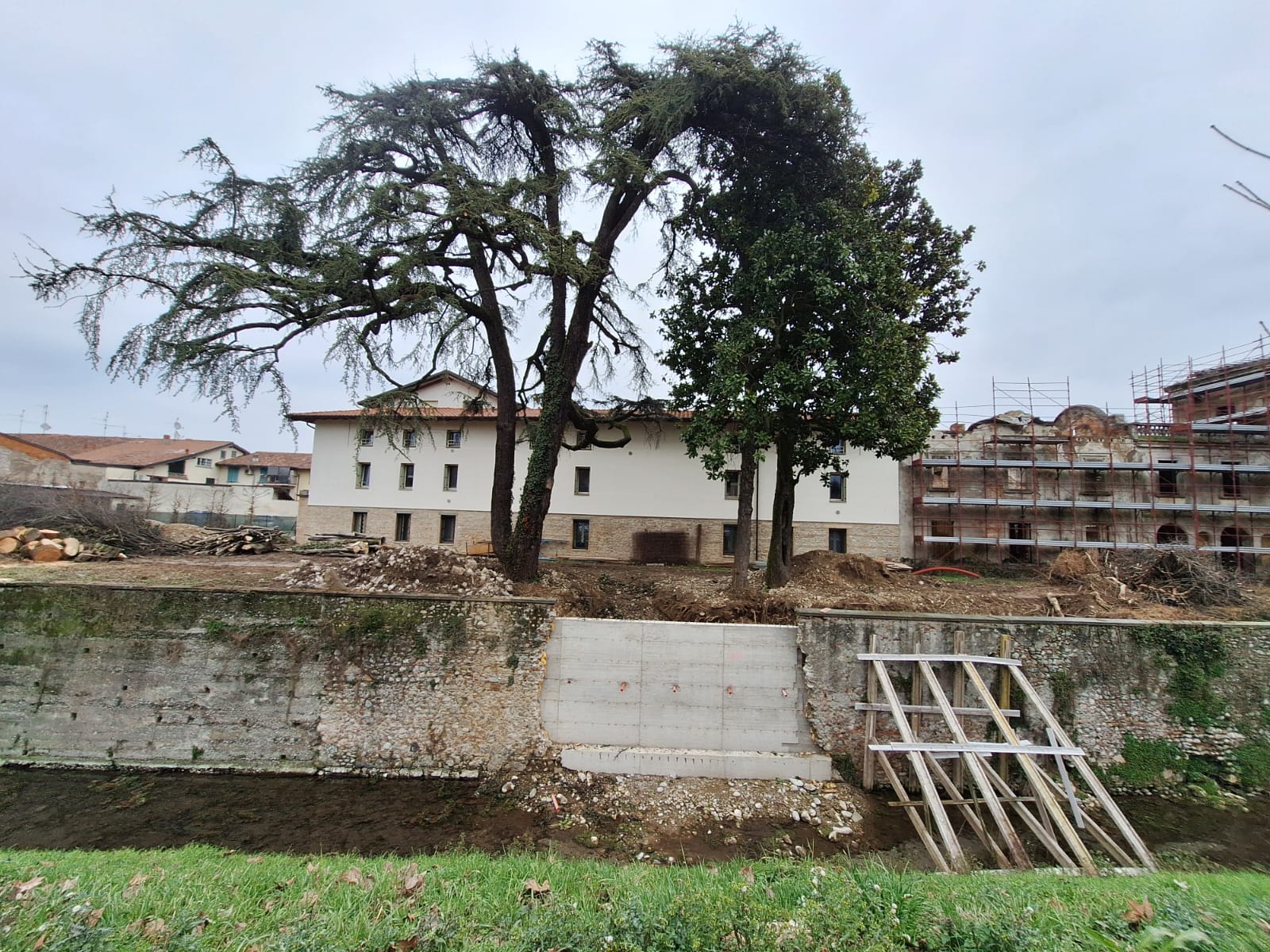 Martinengo Abbattuti alcuni degli alberi di villa Calvi