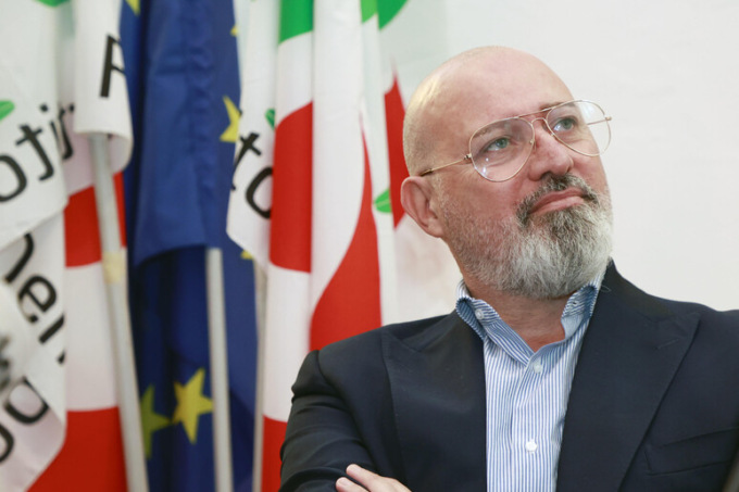 Stefano Bonaccini inaugura il nuovo circolo del PD nella Bassa