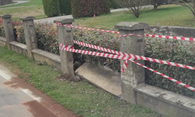 Perde il controllo dell’auto e finisce fuori strada, grave una 35enne