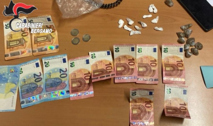 Ragazzino arrestato per spaccio: a suo carico anche diverse aggressioni