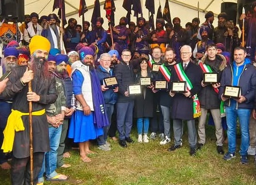 Il festival Sikh dell’Hola Mohalla riunisce la politica della Bassa