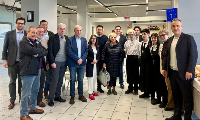 Dietro al bancone, l’Abf inaugura il “bar didattico” alla Rsa “Anni Sereni”