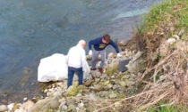 Materiali edili abbandonati sul fiume: è sempre più allarme ambientale