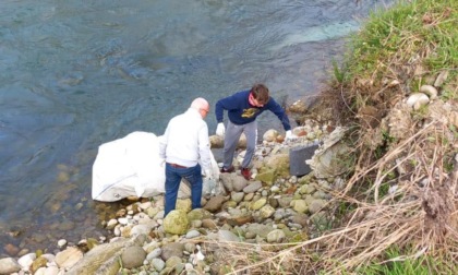 Materiali edili abbandonati sul fiume: è sempre più allarme ambientale