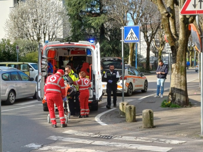 Si accascia a terra per un malore, 67enne soccorso in eliambulanza