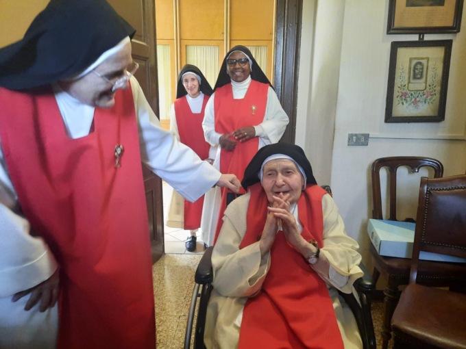 Anche Treviglio celebra i 105 anni di suor Anna Maria