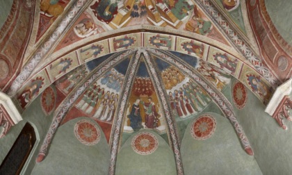 L’incoronazione di Maria nel meraviglioso affresco dell’abside della chiesa