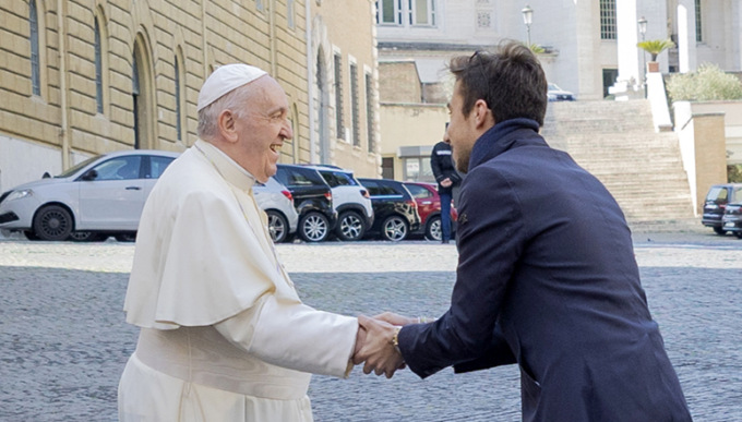 L’inno del coro della Bassa che nacque da un incontro con Papa Francesco
