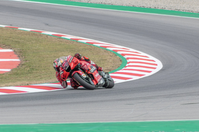 Cambio storico in MotoGP: Pirelli sostituisce Michelin