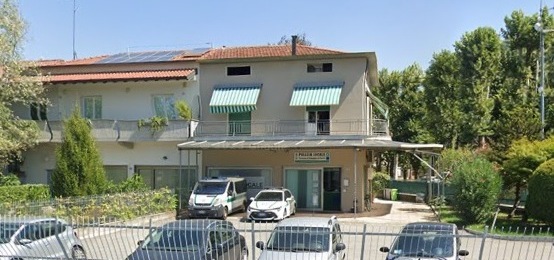 Insediato da poche settimane, il comandante Canio Brando si presenta