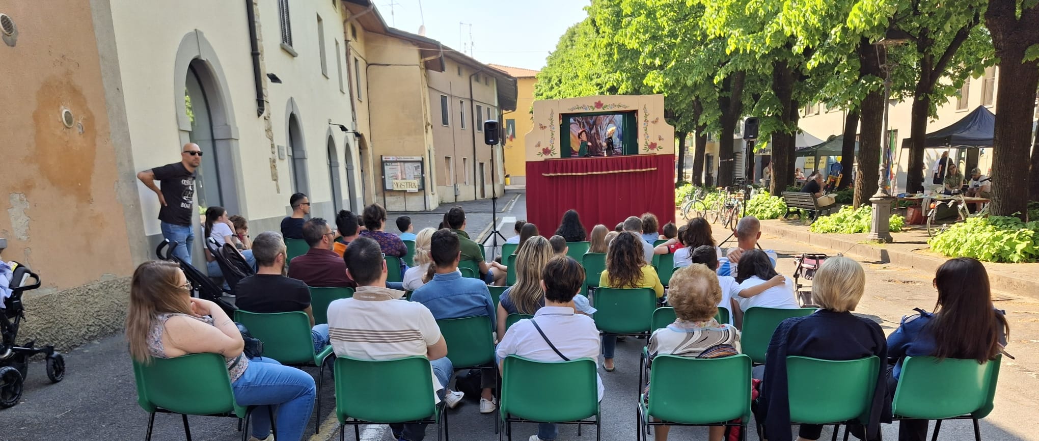 A destra Luigi Feliciani, presidente della A destra Luigi Feliciani, presidente della Consulta delle associazioni