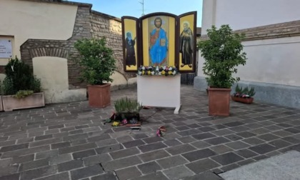 Ancora raid vandalici in paese: devastazioni e oltraggio ai luoghi sacri