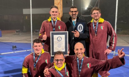 "Lo Show dei Record" incorona nuovamente la "Rosengarden", sono i brignanesi i re della cuccagna