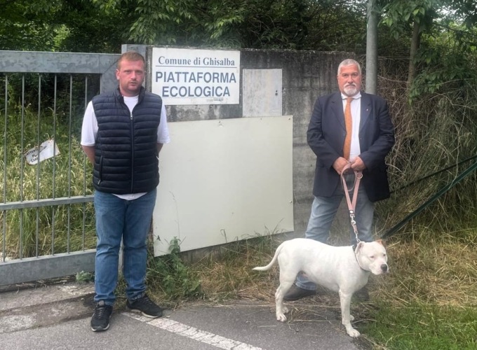 Va a spasso col cane e sventa un furto alla piazzola ecologica di Ghisalba