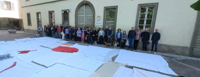 Un lenzuolo bianco per Gaza: l’Anpi in piazza per la Pace