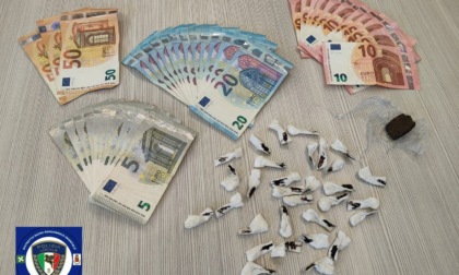 Droga nel parco: operazione della Polizia Locale porta alla denuncia di un 20enne