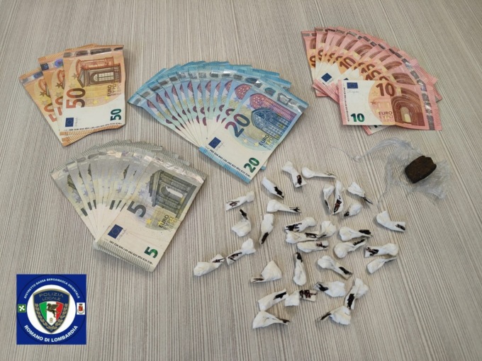 Droga nel parco: operazione della Polizia Locale porta alla denuncia di un 20enne