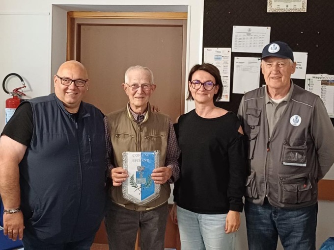 Dopo sedici anni di volontariato, Mario Fornari lascia l’impegno da autista per il sociale
