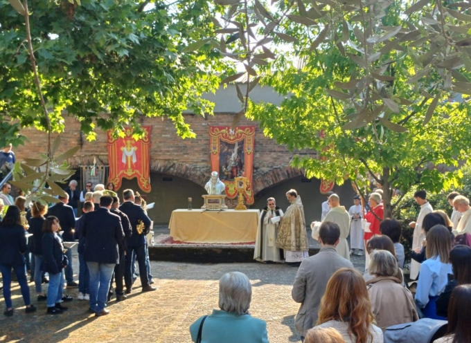 Antegnate prega davanti alle reliquie di san padre Pio e san Leopoldo Mandic