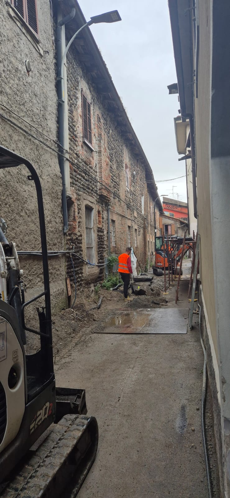 Boltiere crollo tetto vicolo Orefici