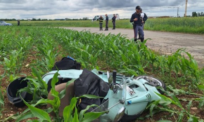 Frontale tra un furgone e una Vespa: muore un 66enne
