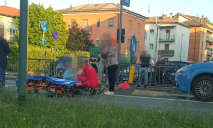 Investito mentre attraversa la ex Statale 11 sulle strisce