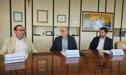 Una nuova ambulanza per l'ospedale grazie agli Istituti Educativi e Bcc Carate e Treviglio