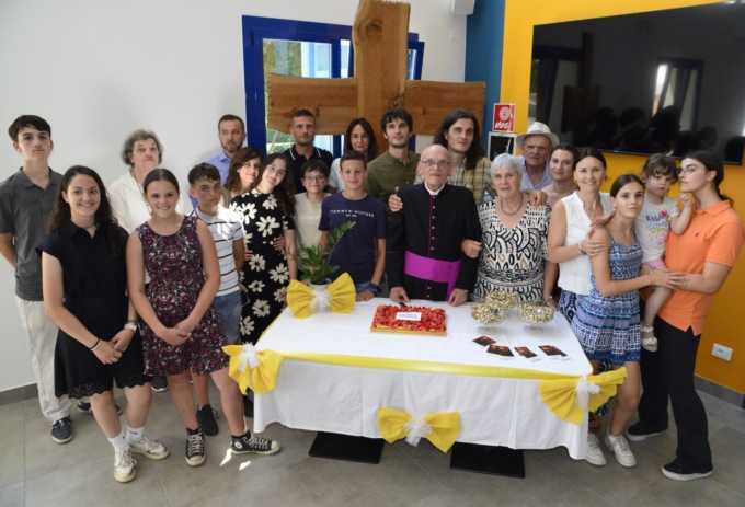 Il volto umile della chiesa, don Lucio festeggia 50 anni di sacerdozio
