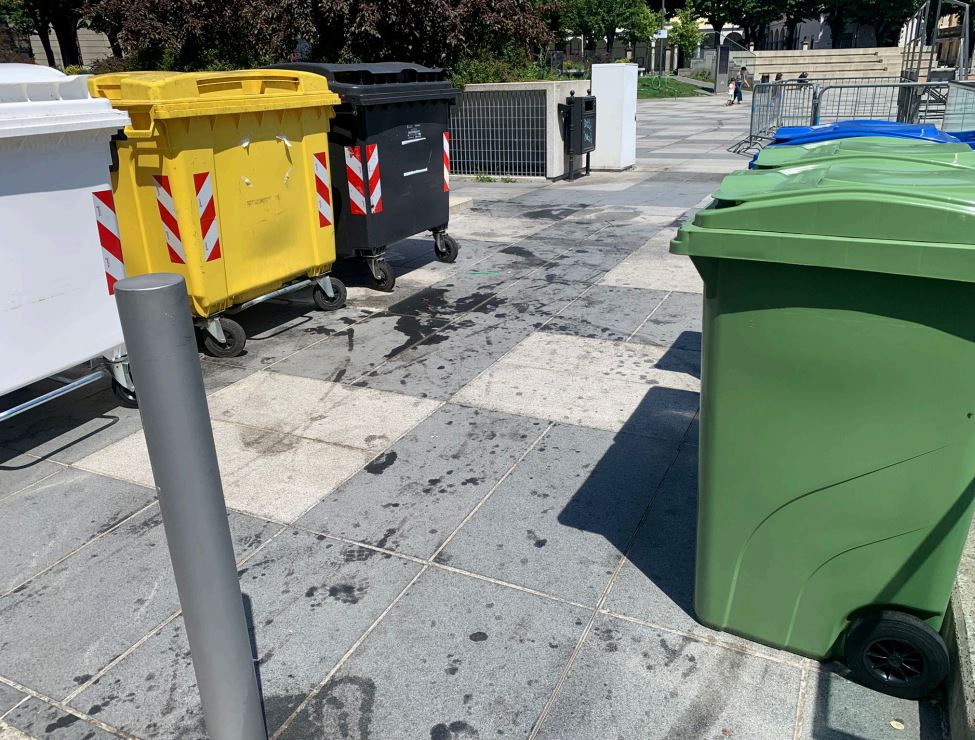 70081348_Treviglio piazza setti sporca2
