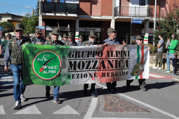 Gruppo Alpini in festa, si celebrano i 20 anni di attività e servizio