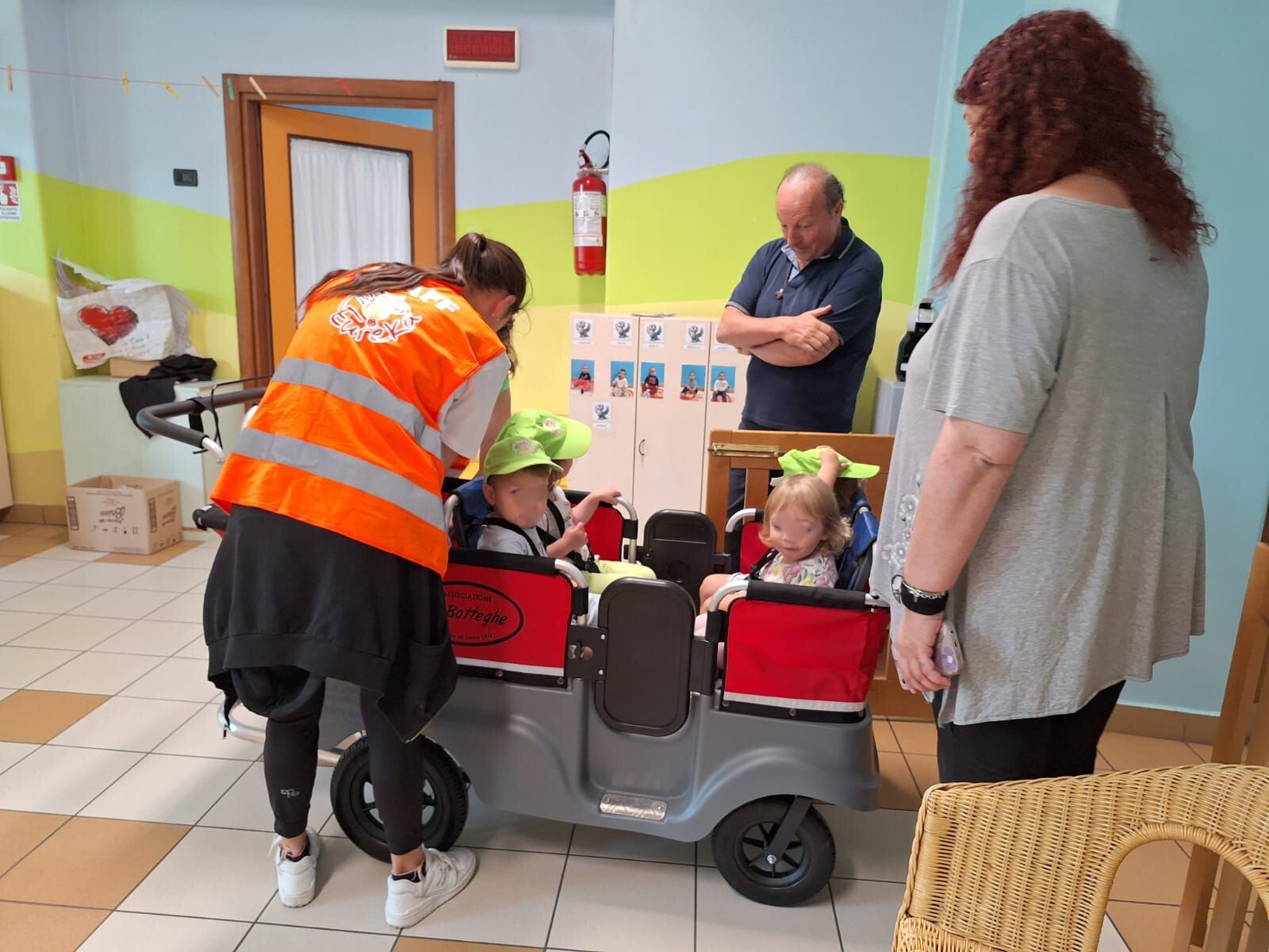 Cologno al Serio Inaugurate due "scialuppe" per portare a spasso i bimbi del nido